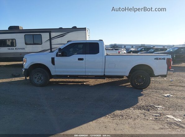 1FT7X2B60NEC70296 2022 FORD F-250 White Widok wnętrza 360 stopni