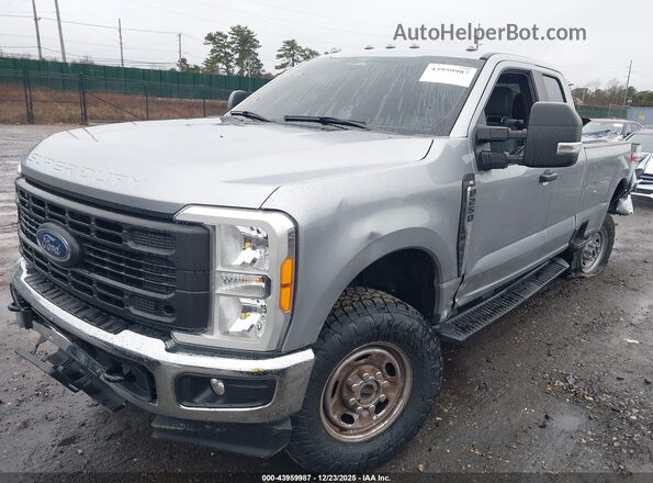 1FT7X2BA2PEE18679 2023 FORD F-250 Серебряный Передняя левая четверть