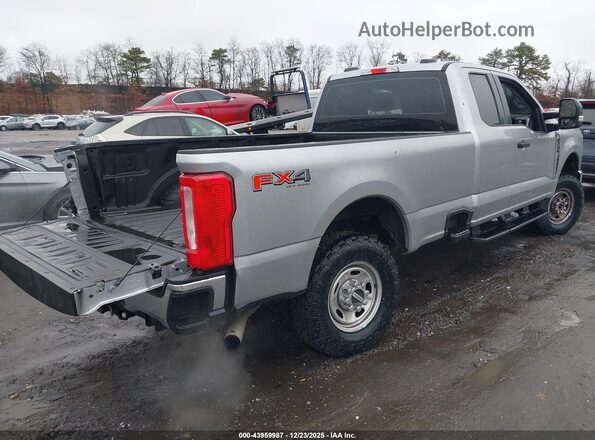 1FT7X2BA2PEE18679 2023 FORD F-250 Серебряный Задняя правая четверть