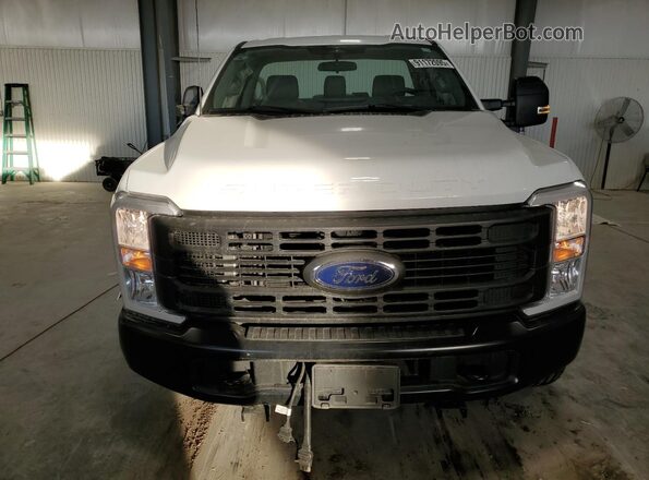 1FTBF2BA3PED00055 2023 FORD F250 White Вид спереду
