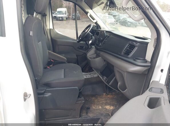 1FTBR1X83PKA12156 2023 FORD TRANSIT-250 Белый Вид салона спереди