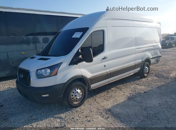 1FTBW3UG5RKA95821 2024 FORD TRANSIT-350 Белый Передняя левая четверть