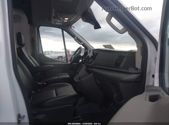 1FTBW3X84NKA41750 2022 FORD TRANSIT-350 Белый Вид салона спереди