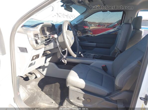 1FTVW3LK1SWG22514 2025 FORD F-150 LIGHTNING Белый Вид салона спереди