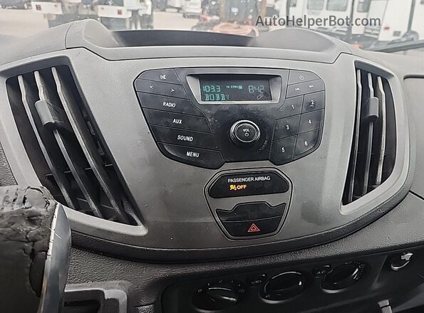 1FTYE1YM9HKA68377 2017 FORD TRANSIT-150  Задняя правая четверть
