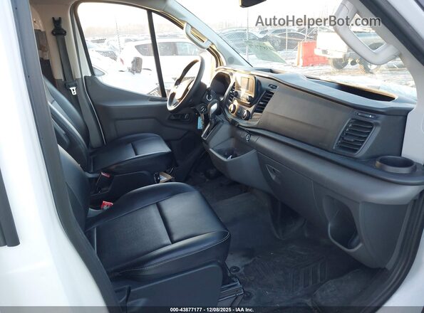 1FTYE2Y85RKB17441 2024 FORD TRANSIT-150 Белый Вид салона спереди