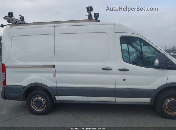 1FTYR1CM7HKA90745 2017 FORD TRANSIT-250 White Вид задньої частини салону