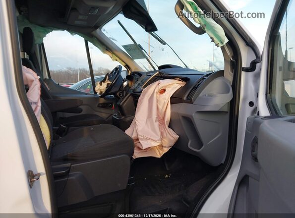 1FTYR2CG1HKA36048 2017 FORD TRANSIT-250 Белый Вид салона спереди