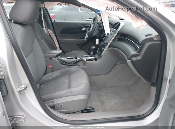 1G11B5SA5GF121575 2016 CHEVROLET MALIBU Серебряный Вид салона спереди