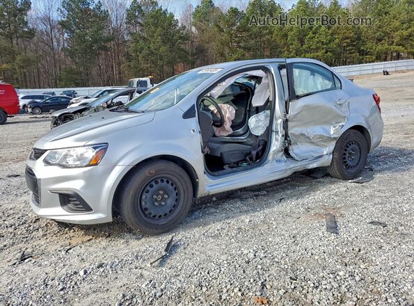 1G1JB5SB2L4138249 2020 CHEVROLET SONIC Silver Vista tres cuartos delantera izquierda