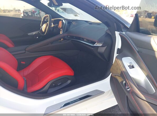 1G1YA3D40T5102638 2026 CHEVROLET CORVETTE White Vista interior delantera