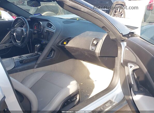 1G1YD2D70H5118003 2017 CHEVROLET CORVETTE Silver Widok wnętrza z przodu