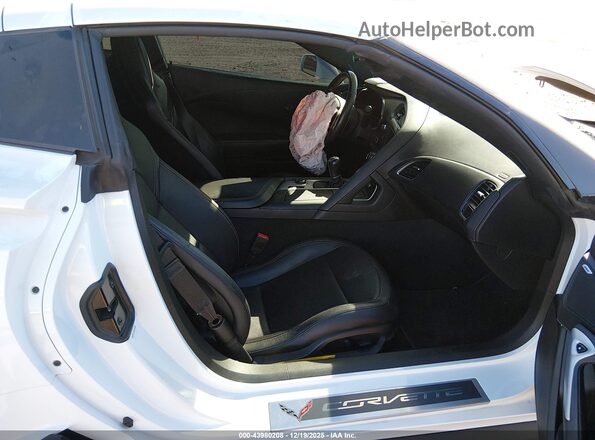 1G1YV2D77K5118570 2019 CHEVROLET CORVETTE White Вид салону спереду