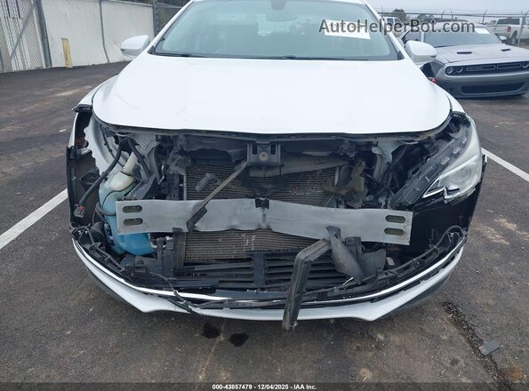 1G4ZP5SS2JU113128 2018 BUICK LACROSSE Белый Вид спереди