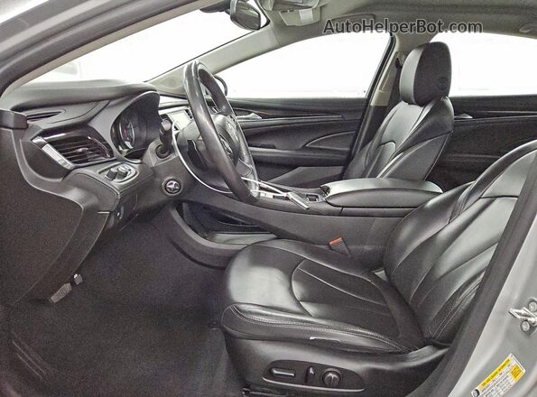 1G4ZP5SS9HU208165 2017 BUICK LACROSSE Silver Vista interior delantera