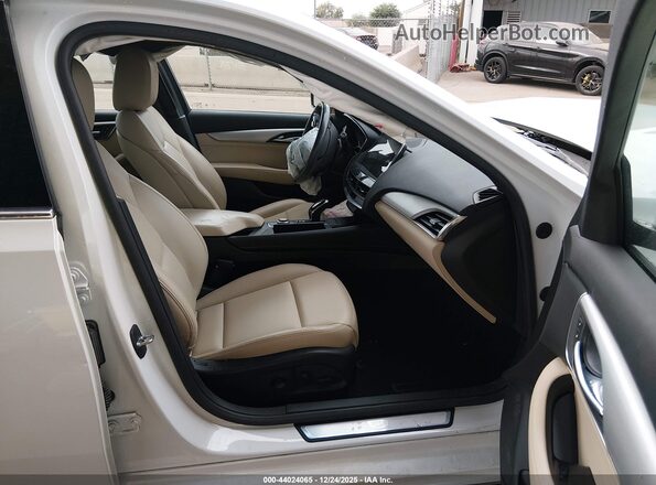 1G6DM5RK6P0104805 2023 CADILLAC CT5 Белый Вид салона спереди