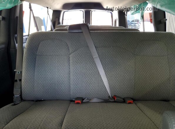 1GAZGPFP0S1219238 2025 CHEVROLET EXPRESS White Widok tylnych siedzeń