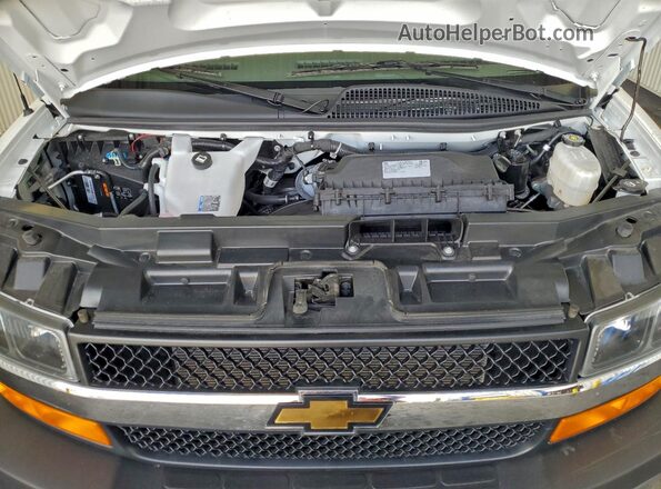 1GAZGPFP9S1218881 2025 CHEVROLET EXPRESS White Вид підкапотного простору