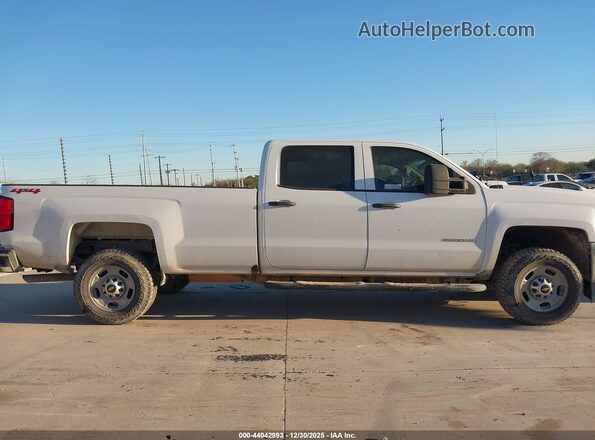 1GC1KUEG0JF242443 2018 CHEVROLET SILVERADO Белый Вид задней части салона