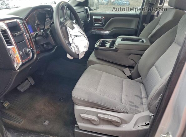 1GCRCPEC0JZ354611 2018 CHEVROLET 1500 Silver Вид салону спереду