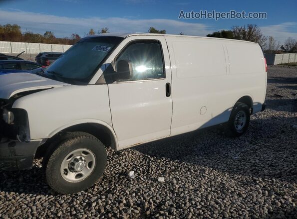1GCWGAFG7G1150286 2016 CHEVROLET EXPRESS Белый Передняя левая четверть