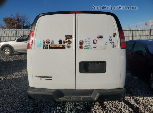 1GCWGAFG7G1150286 2016 CHEVROLET EXPRESS Белый Вид сзади
