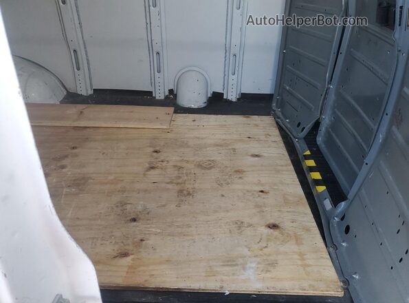 1GCWGAFG7G1150286 2016 CHEVROLET EXPRESS Белый Вид задней части салона