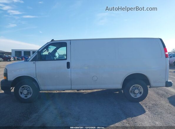 1GCWGAFP1N1217168 2022 CHEVROLET EXPRESS Белый Вид щитка приборов