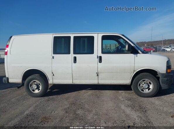 1GCWGAFP1N1217168 2022 CHEVROLET EXPRESS Белый Вид панели приборов