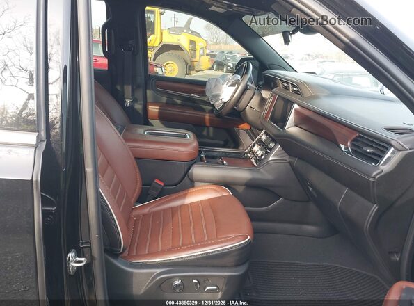 1GKS2EKL6PR466842 2023 GMC YUKON Черный Вид салона спереди