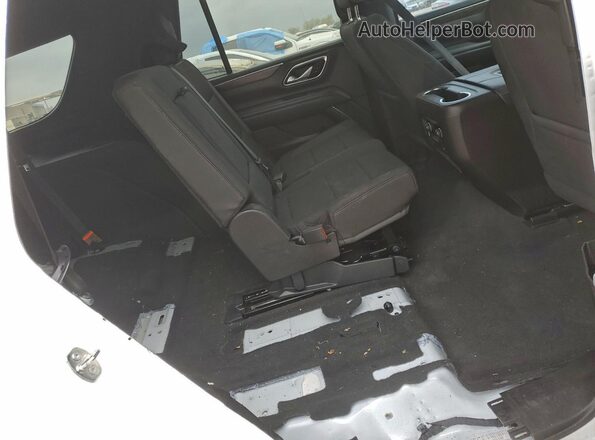 1GNSCMKD2MR385027 2021 CHEVROLET TAHOE Белый Вид задней части салона