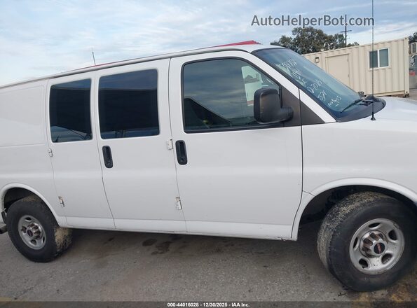 1GTW7AFGXK1340432 2019 GMC SAVANA 2500 Белый Вид задней части салона