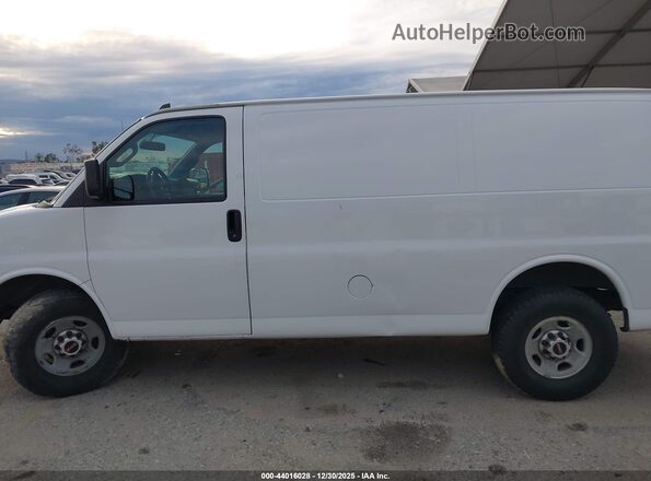 1GTW7AFGXK1340432 2019 GMC SAVANA 2500 Белый Панорамный вид салона 360°