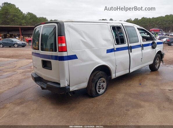 1GTW7AFP0P1174848 2023 GMC SAVANA CARGO White Tył prawy