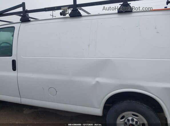 1GTW7AFP2P1143861 2023 GMC SAVANA CARGO White Vista interior de 360 grados
