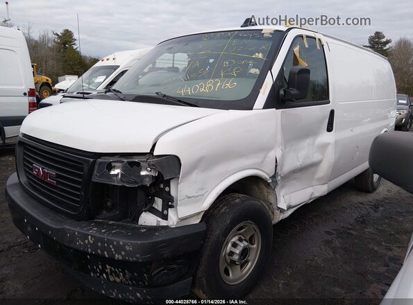 1GTW7AFP2R1185059 2024 GMC SAVANA CARGO White Przód lewy