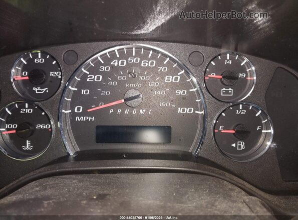 1GTW7AFP2R1185059 2024 GMC SAVANA CARGO White Widok tylnych siedzeń