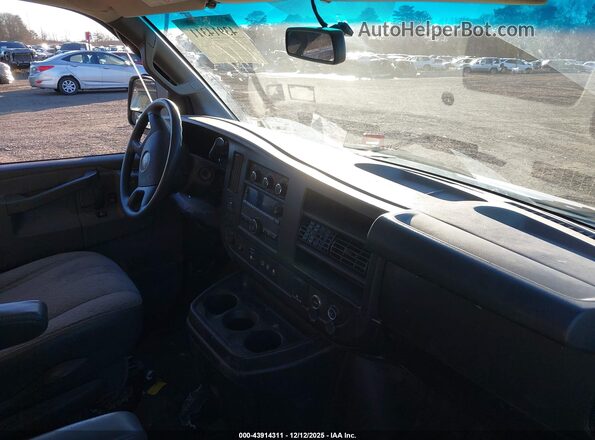 1GTW7AFP7K1295904 2019 GMC SAVANA 2500 White Widok wnętrza z przodu