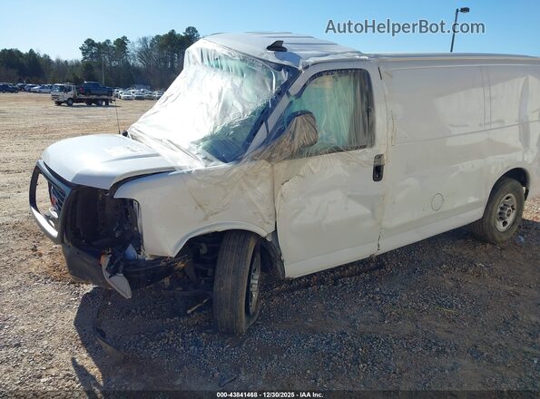 1GTW7AFP7R1165874 2024 GMC SAVANA CARGO Белый Вид спереди