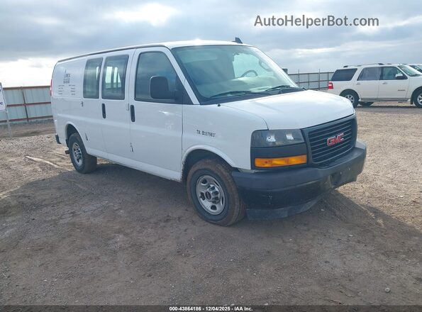 1GTW7AFPXJ1314945 2018 GMC SAVANA 2500 Белый Передняя правая четверть