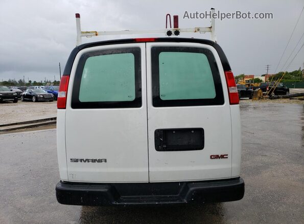 1GTW7AFPXM1204062 2021 GMC SAVANA White Widok wnętrza z przodu