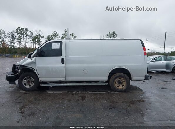 1GTW7AFPXM1212467 2021 GMC SAVANA CARGO White Widok wnętrza 360 stopni