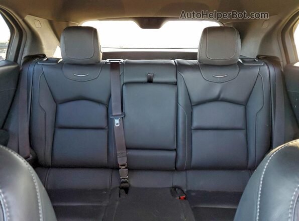 1GYFZDR41NF120725 2022 CADILLAC XT4 Blue Вид задніх сидінь