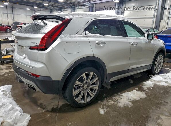 1GYFZDR43NF139146 2022 CADILLAC XT4 Серебряный Задняя правая четверть