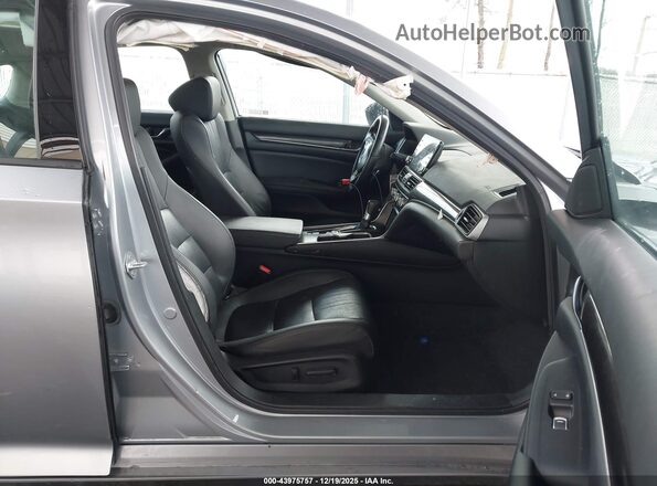 1HGCV1F43NA114608 2022 HONDA ACCORD Серебряный Вид салона спереди