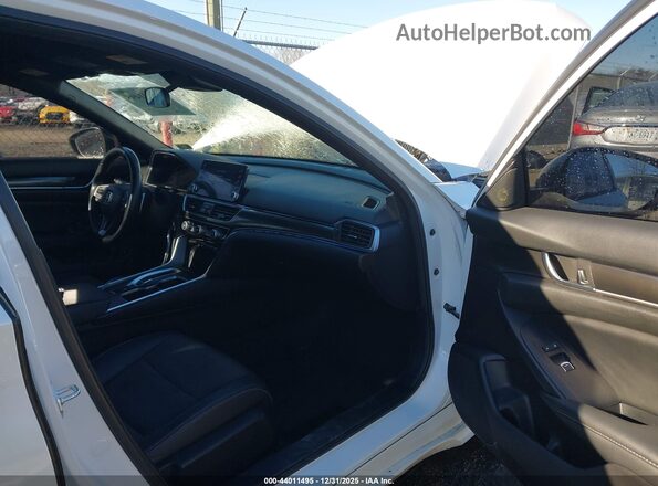 1HGCV3F26NA047724 2022 HONDA ACCORD HYBRID Белый Вид салона спереди
