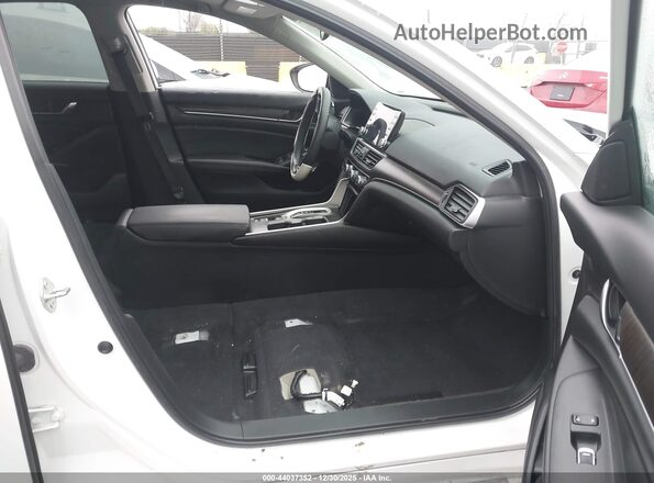 1HGCV3F48LA016957 2020 HONDA ACCORD HYBRID White Vista interior delantera