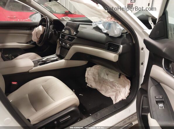 1HGCV3F52LA016736 2020 HONDA ACCORD HYBRID Белый Вид салона спереди