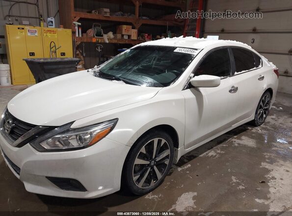 1N4AL3AP3JC132412 2018 NISSAN ALTIMA Белый Передняя левая четверть