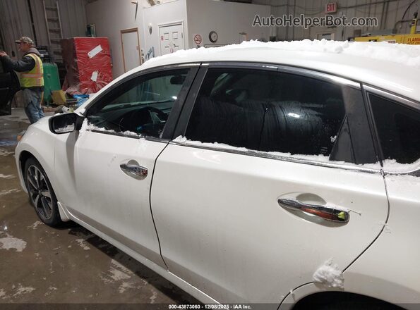 1N4AL3AP3JC132412 2018 NISSAN ALTIMA Белый Панорамный вид салона 360°